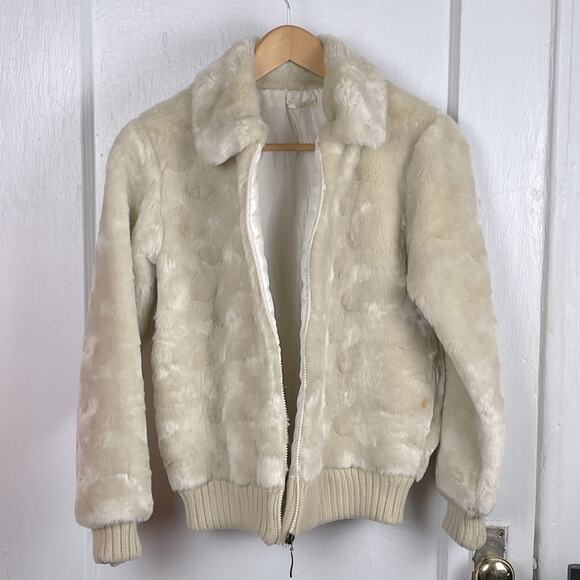 Vintage Y2K Faux Fur Creamy White Teddy 70s Jacket w/ Knit Tan cuffs & hem - Picture 2 of 15